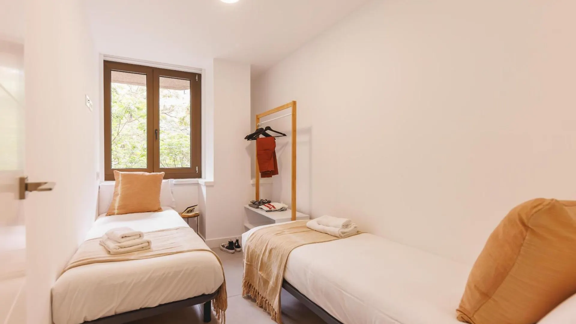 Bravissimo Turbau Entresol A, With 3 Bedrooms Girona