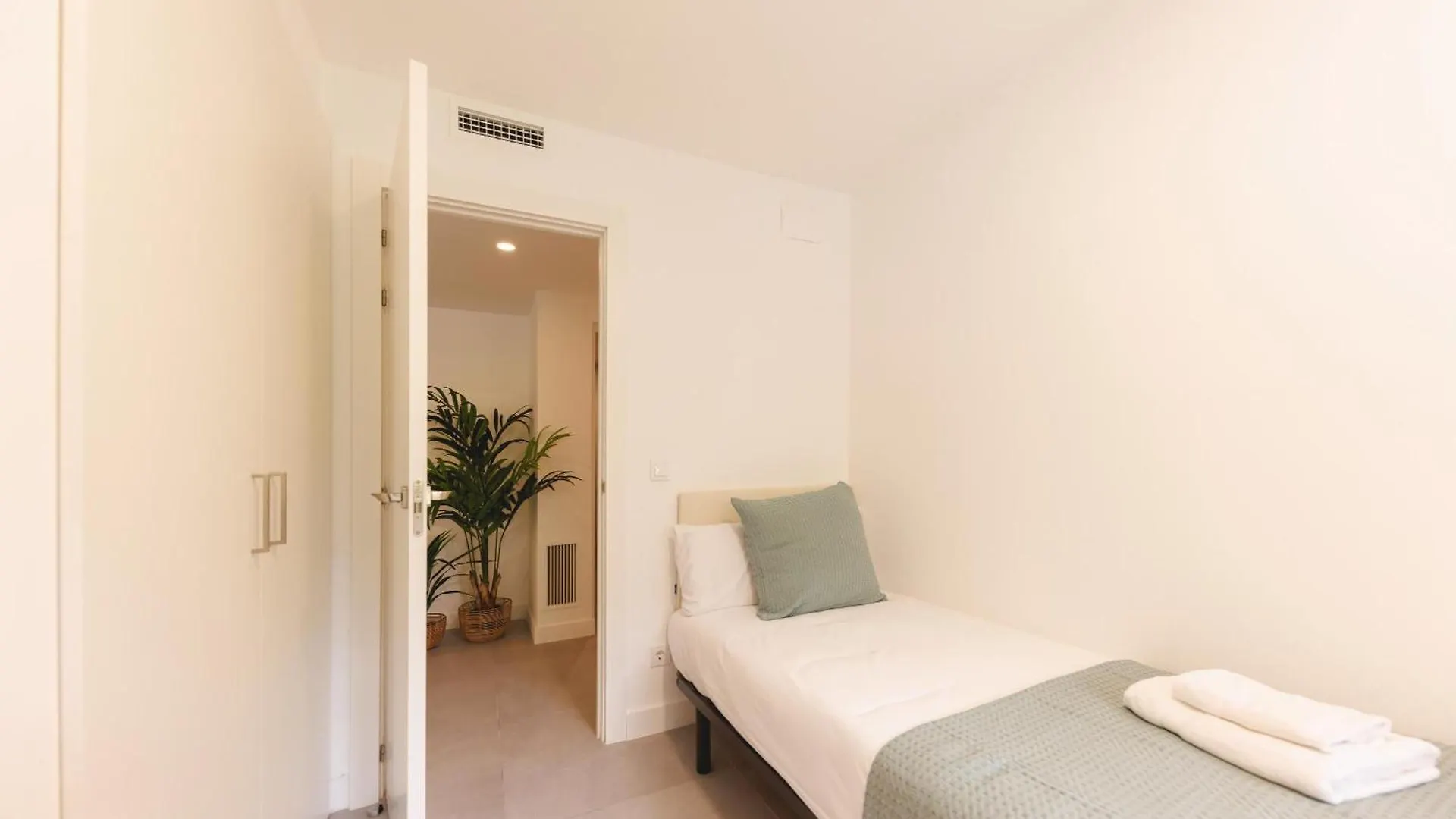 Bravissimo Turbau Entresol A, With 3 Bedrooms Girona Apartment