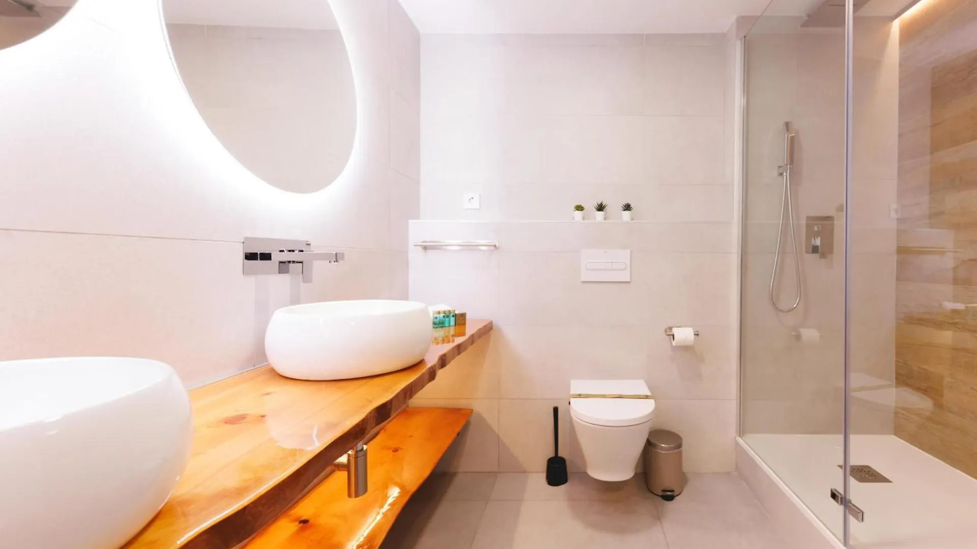 Bravissimo Turbau Entresol A, With 3 Bedrooms Gerona Appartement